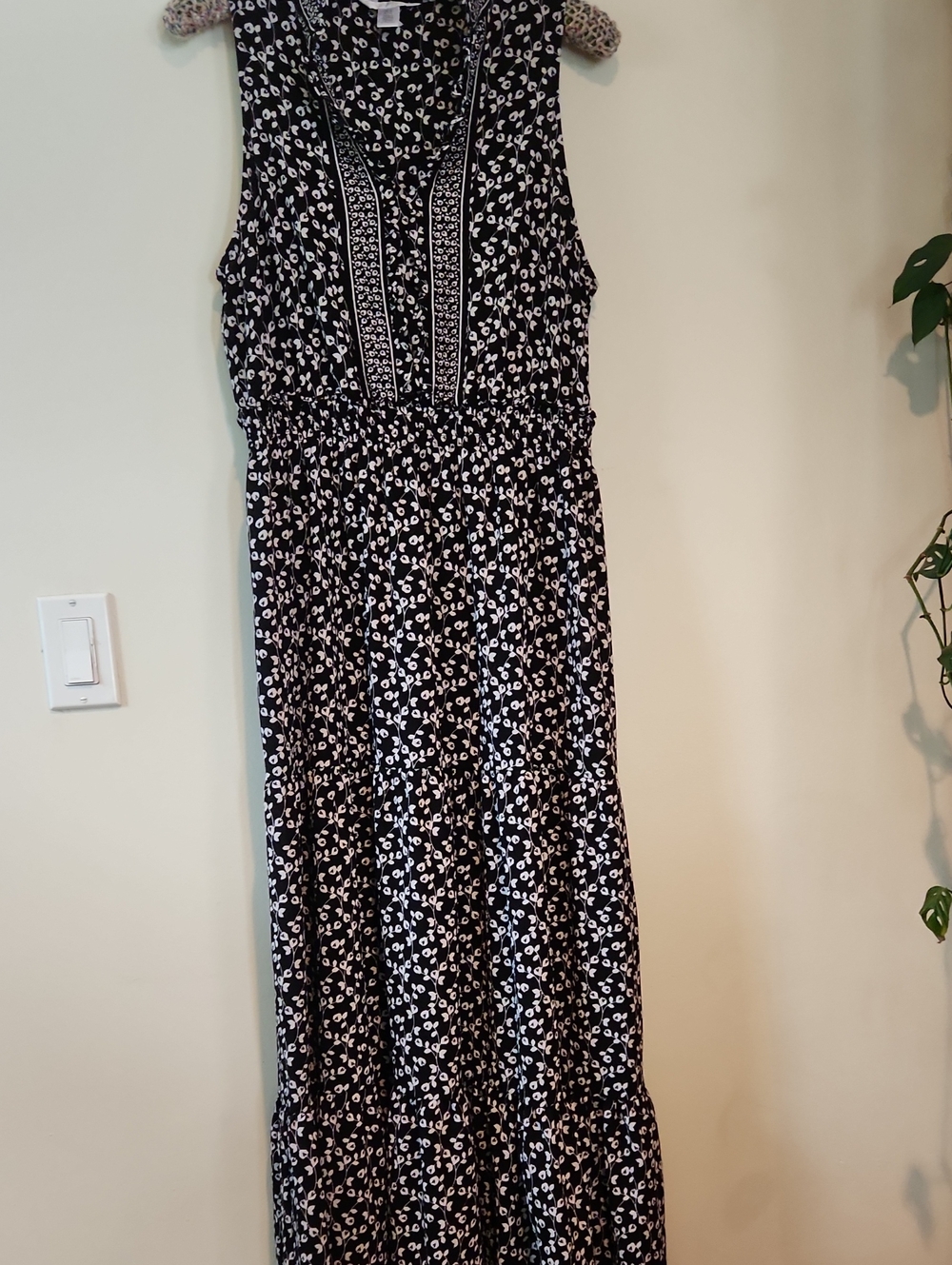 London Times Black and White Floral Maxi Dress